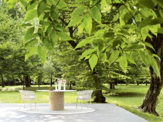 Hochwertige Gartenm&ouml;bel Ober&ouml;sterreich Sessel wei&szlig; Tisch rund